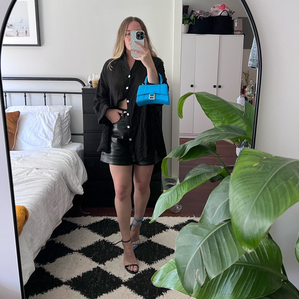 AGOLDE leather short. high rise.